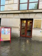 Eingang zum Roten Saal